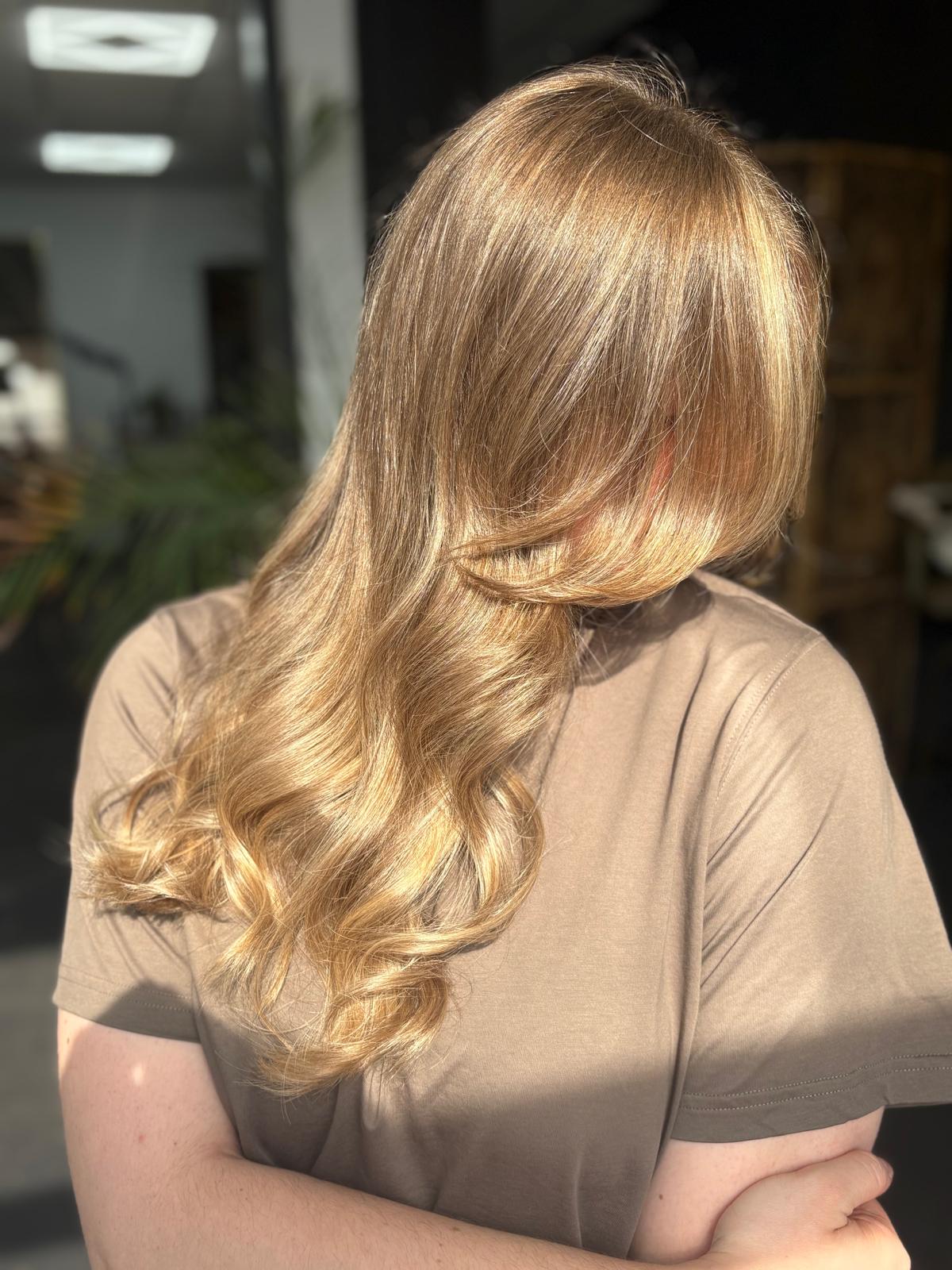 Hairstyle by Unit G
